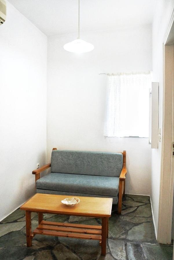 Fabrika's Breeze Apartment Vari (Syros)